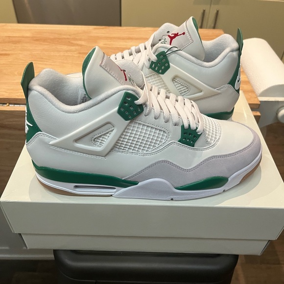 classic green air jordan 4